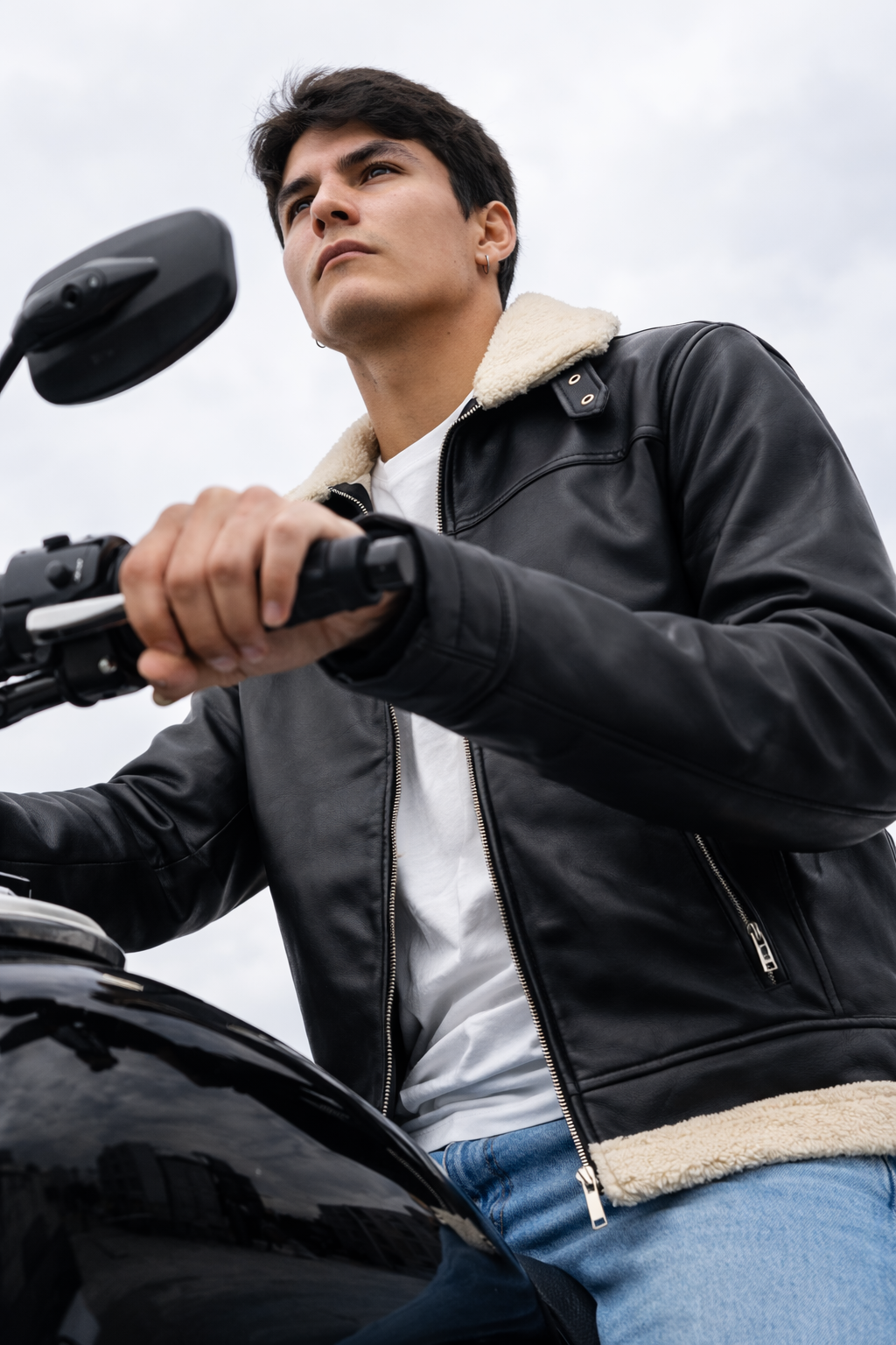 🔥 Eleva tu Estilo: Chaqueta Milmar de Cuero Sintético Premium 🔥